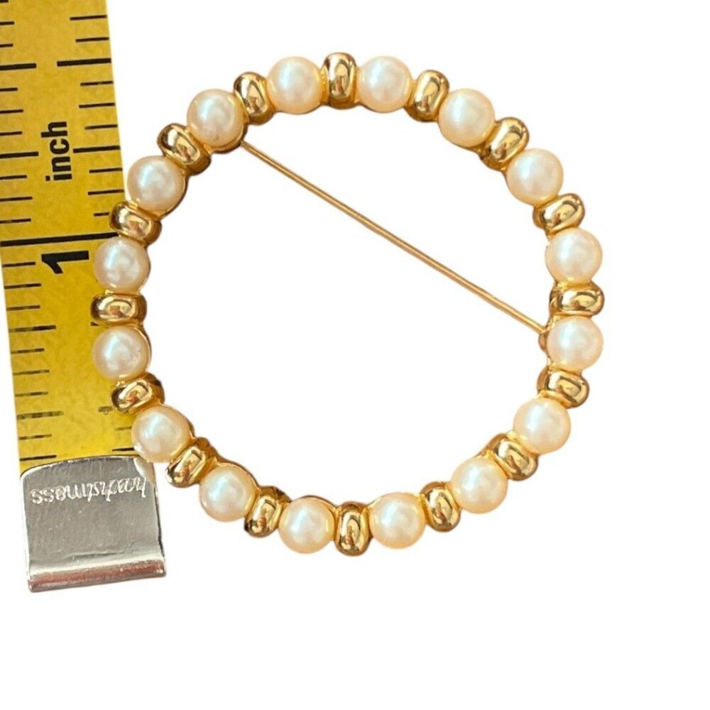 Monet Vintage Circle Pearl Brooch Gold Tone - Picture 2 of 8